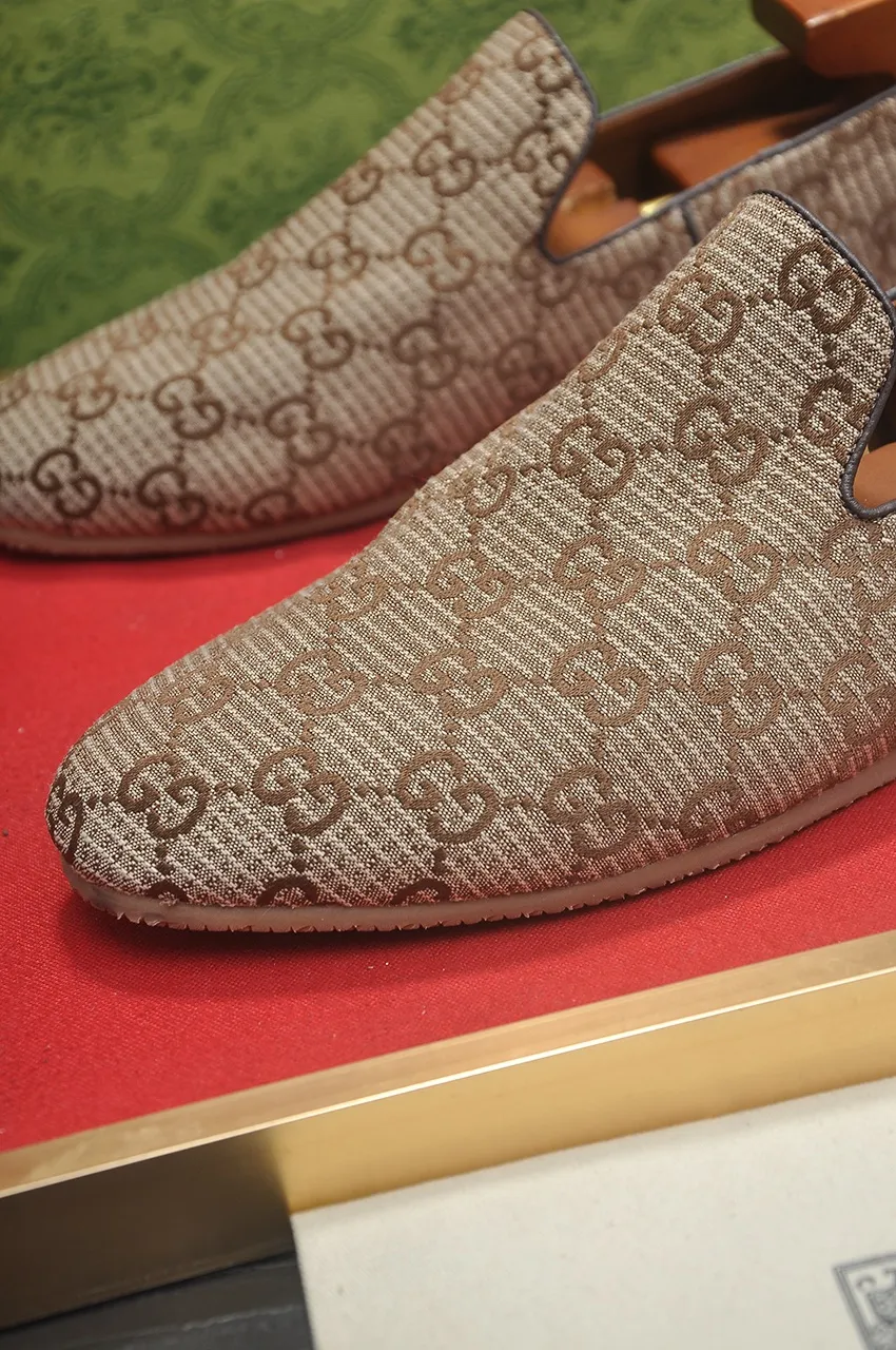 Men's men's shoes💰460💶[GUCCI Gucci] Men's wallet shoes🇮🇹Official website original 1:1 mold opening, original quality💯The upper is made of imported cowhide and Gucci original fabric➕Breathable cotton sheep lining, fine workmanship, high-end atmosphere. Has a fashionable and exemplary look. Rubber wear-resistant and anti-slip outsole. Code number: 38-44